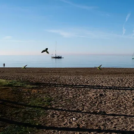 Pedregalejo Playa Апартаменты *